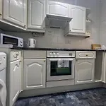 Luxurious 1-Bedroom Apartment In The Heart Of Mayfair H1